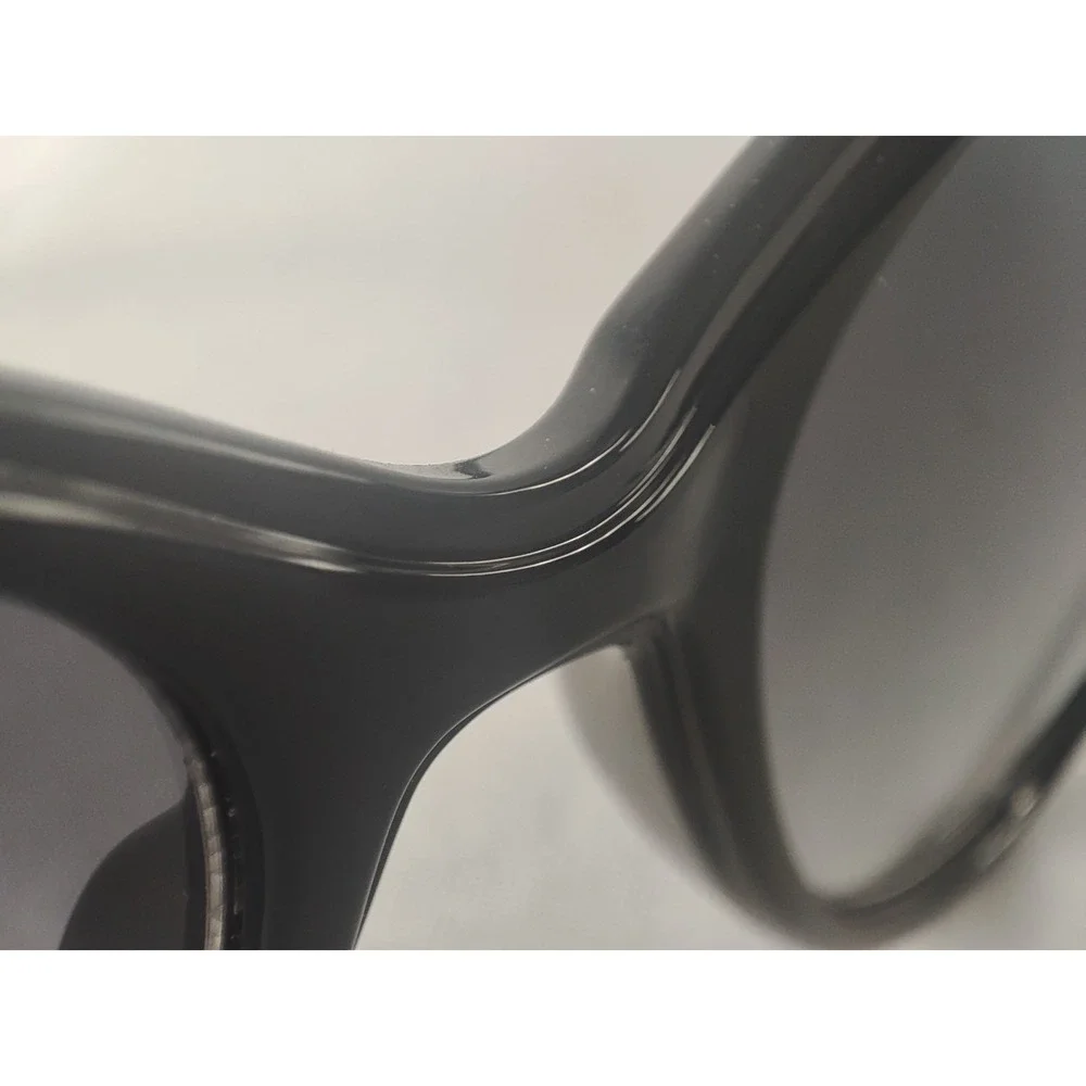 Kenneth Cole Reaction KC1397 01B Black Gold Cat‎ Eye Sunglasses Grey Gradient